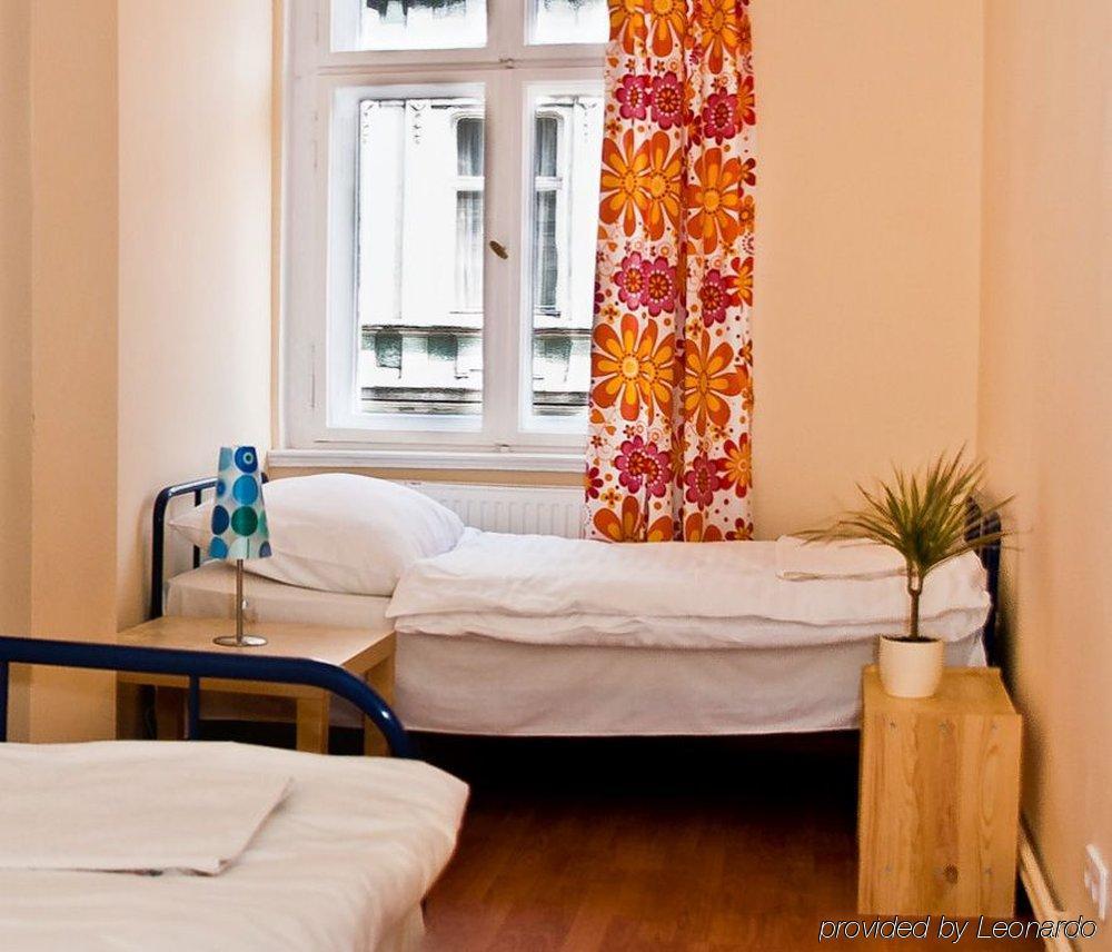 Frolic Goats Hostel Poznan Room photo