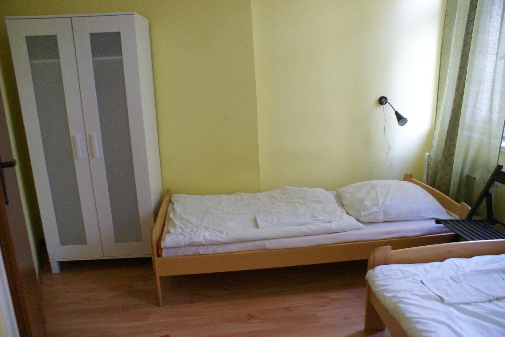 Frolic Goats Hostel Poznan Exterior photo