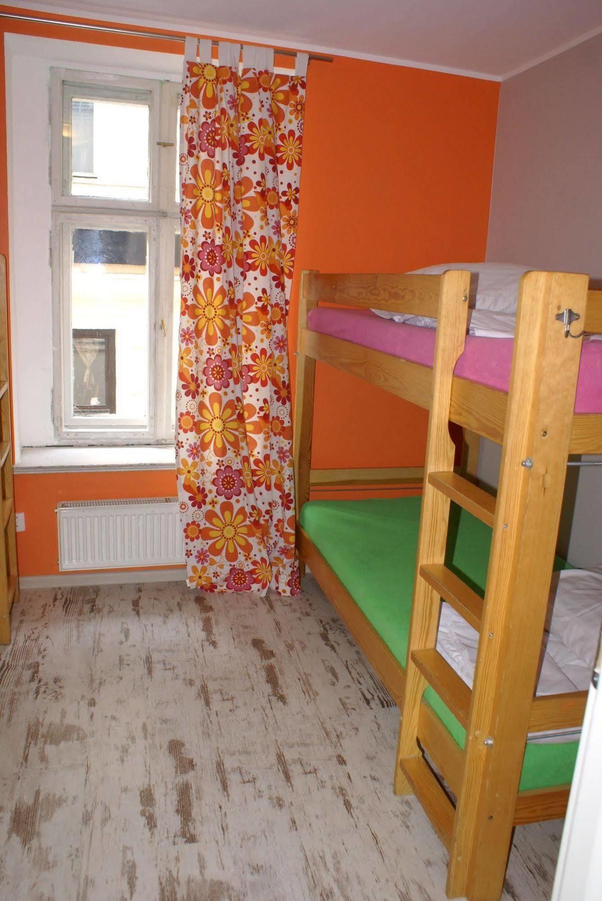 Frolic Goats Hostel Poznan Exterior photo