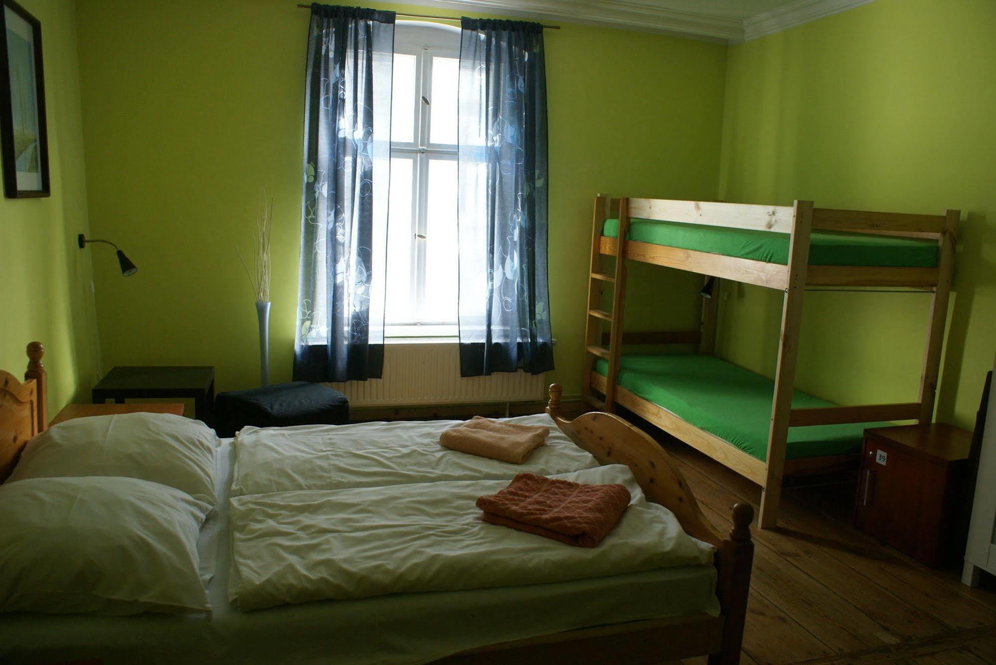 Frolic Goats Hostel Poznan Exterior photo